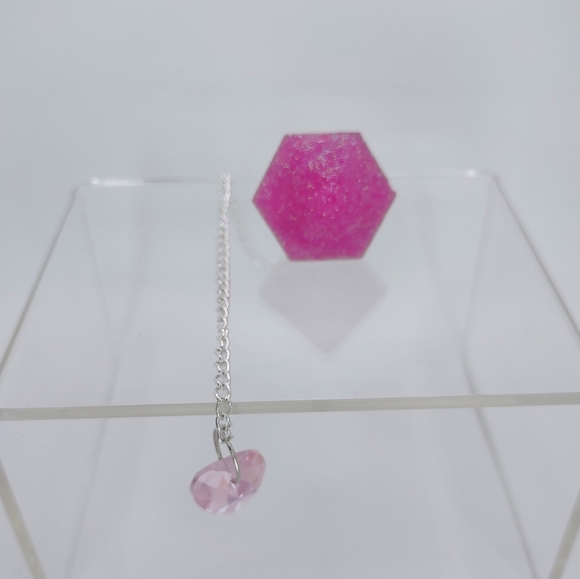 Glittery pink with holographic stars on top handcrafted dowsing pendulum - Picture 10 of 13